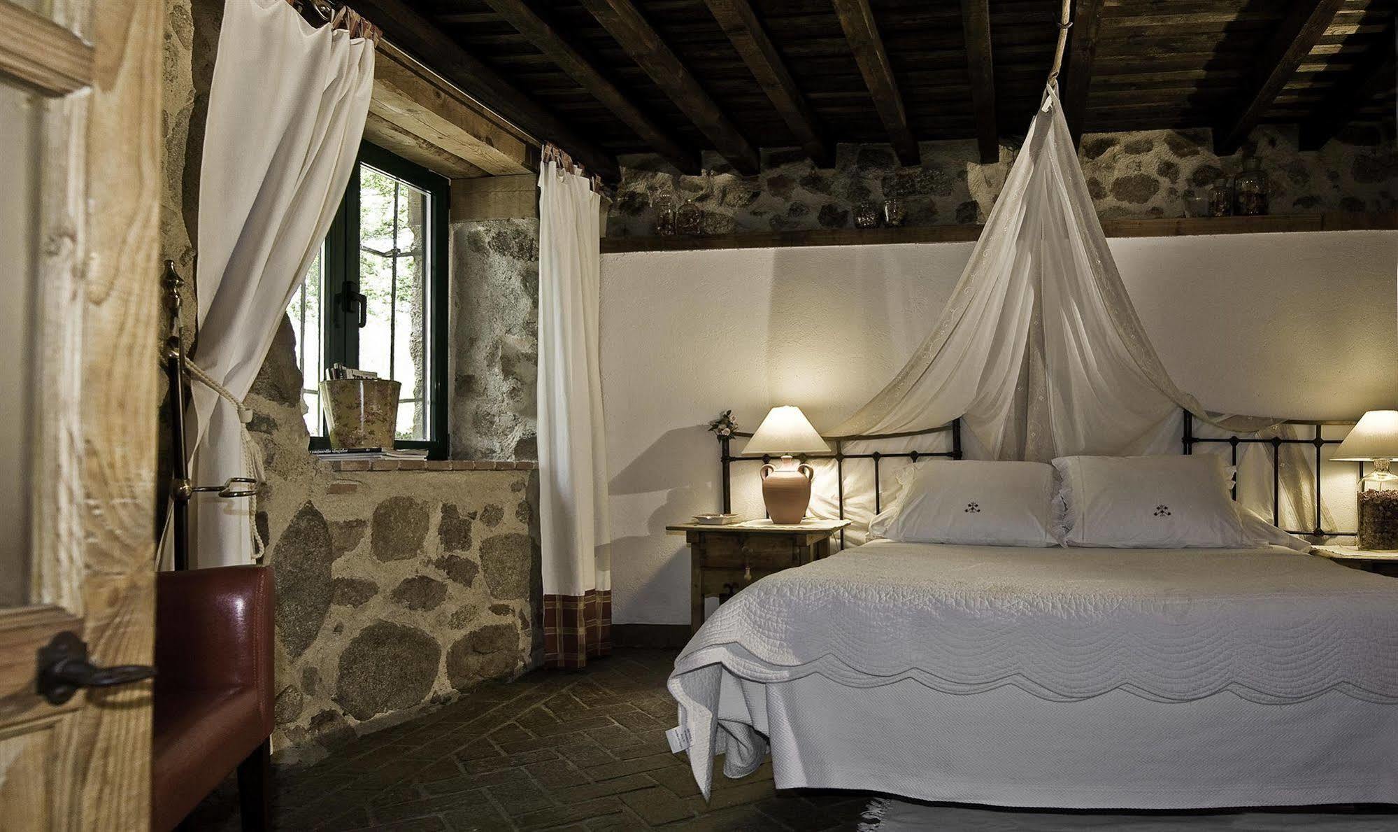 Rusticae Molino De Los Gamusinos Guest House Tolbanos Bagian luar foto